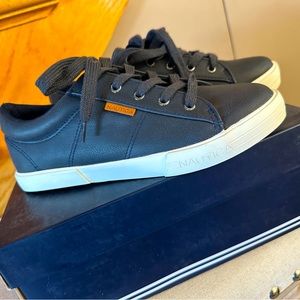 Nautica low navy sneakers